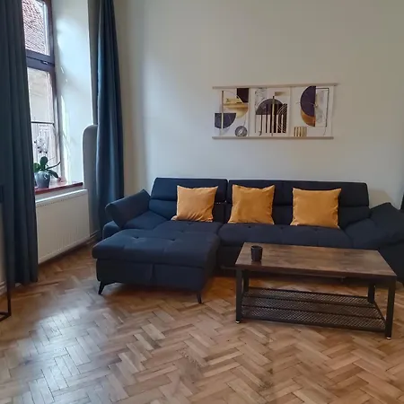Pif Hirscher Apartment