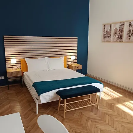 Pif Hirscher Apartment *