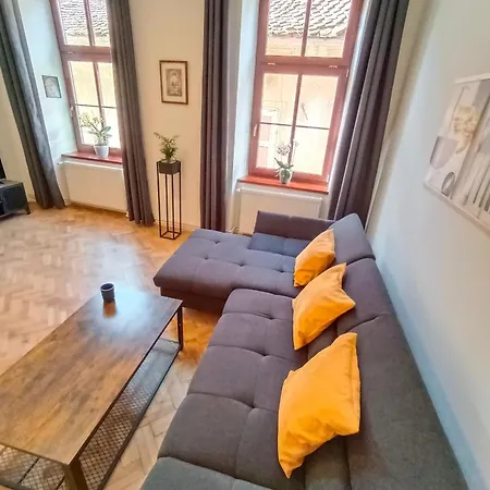 Pif Hirscher Apartment