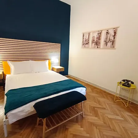 Pif Hirscher Apartment
