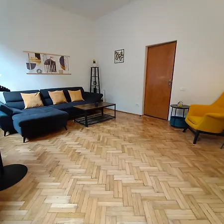 Pif Hirscher Apartment Brasov