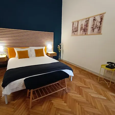 Pif Hirscher Apartment