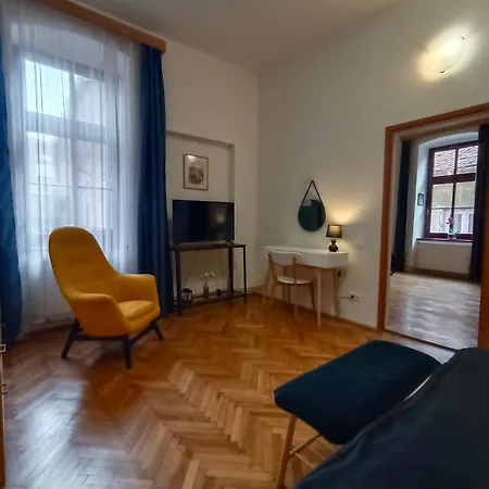 Apartment Pif Hirscher