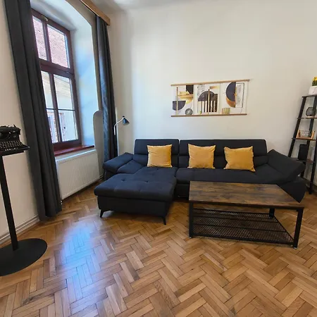 Pif Hirscher Apartment Brașov