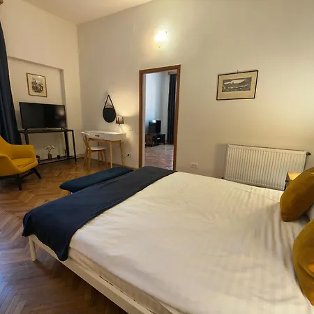 Pif Hirscher Apartment *