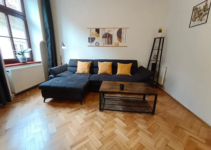 Pif Hirscher Apartment *